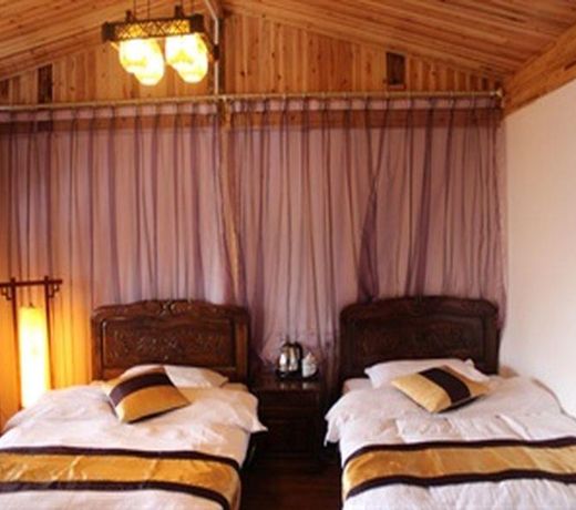Pine Bamboo Inn