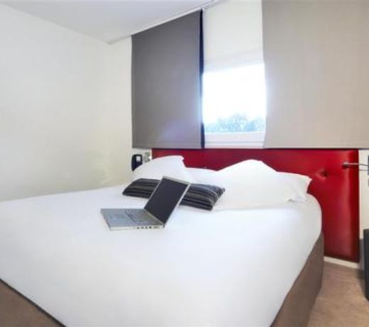 Kyriad Frejus - Centre