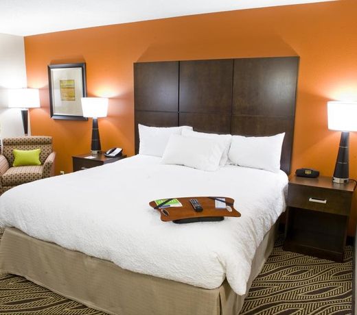 Hampton Inn Evansville Airport