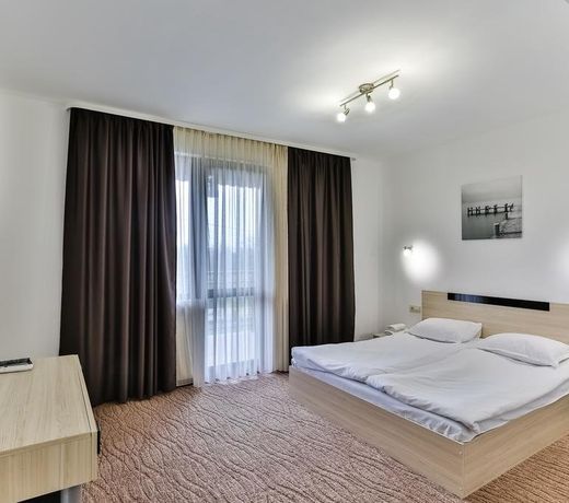 Hotel Champion