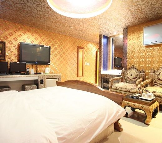 BOBOS HOTEL