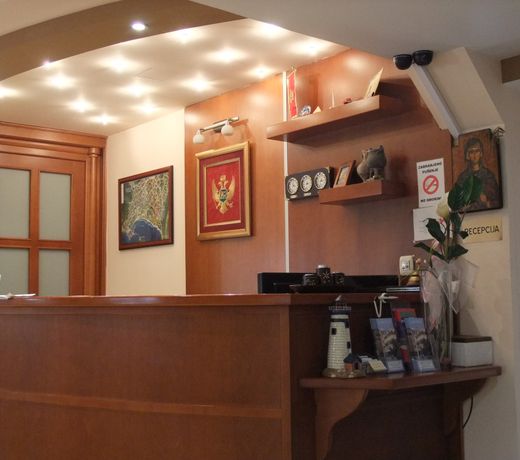 Hotel Mena