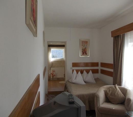 Pensiunea Floare de Colt