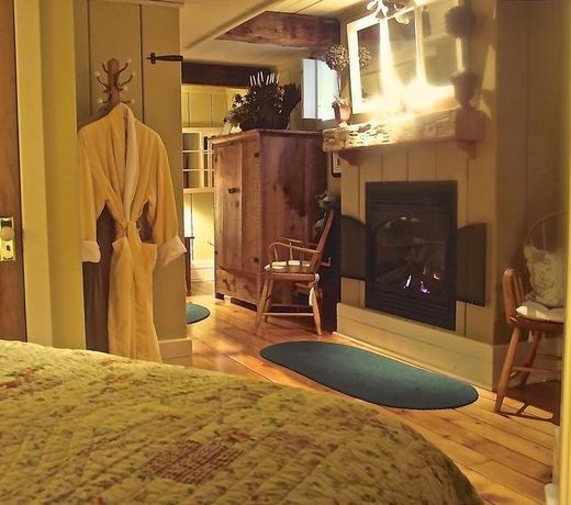 HISTORIC DAVY HOUSE & BREAKFAST