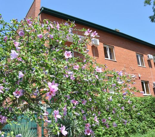 GUEST HOUSE ON SCHMIDT