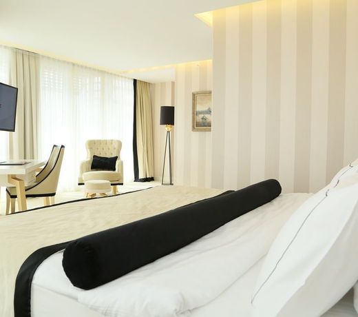Ramada Hotel & Suites by Wyndham Istanbul- Sisli