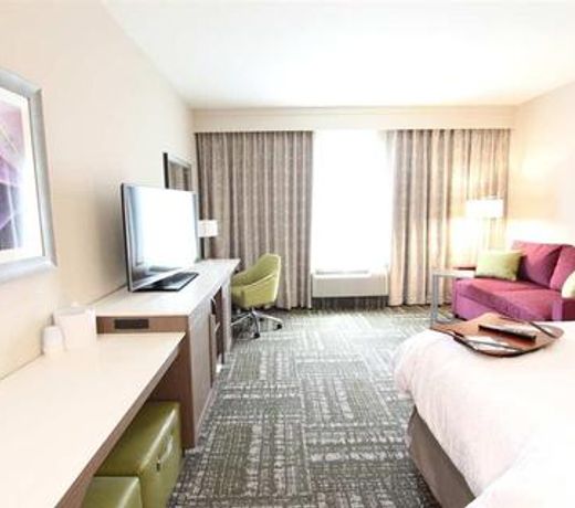 Hampton Inn & Suites Dallas Market Center