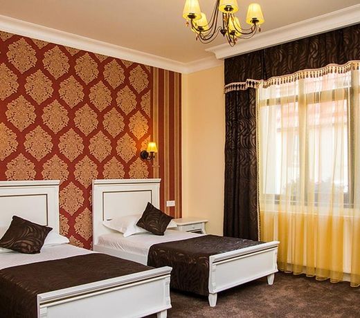 4Cardinal's Hotel Boutique