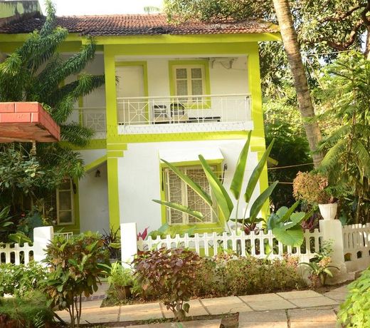 GRSTAYS - CALANGUTE BEACH VILLA # 3BHk # POOL # KITCHEN # 300MTS TO BEACH #