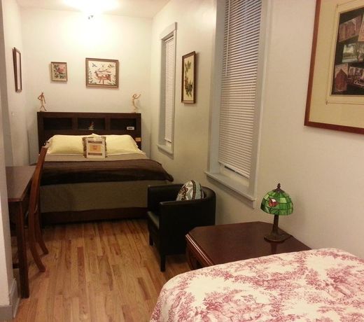Ray's Bucktown Bed and Breakfast