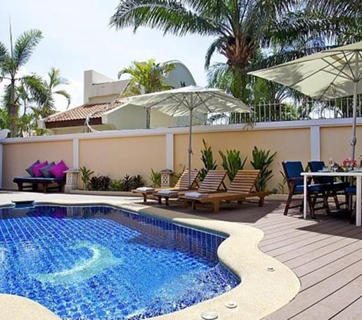 TROPICAL VIEW