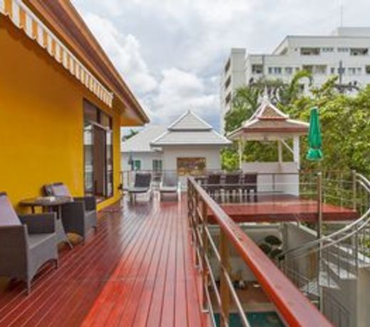 Sunny Villa