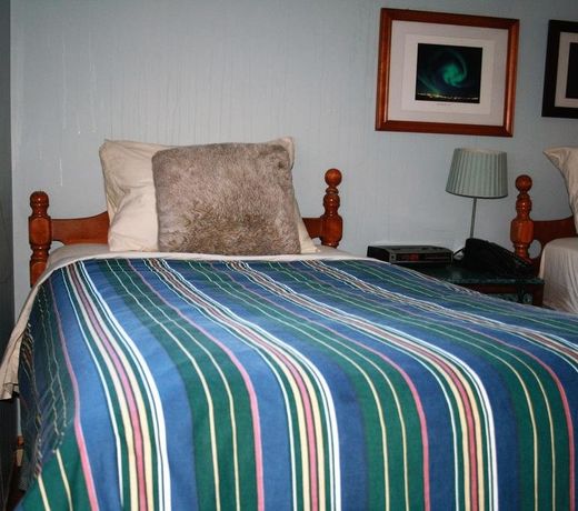 Aurora Bayside Inn