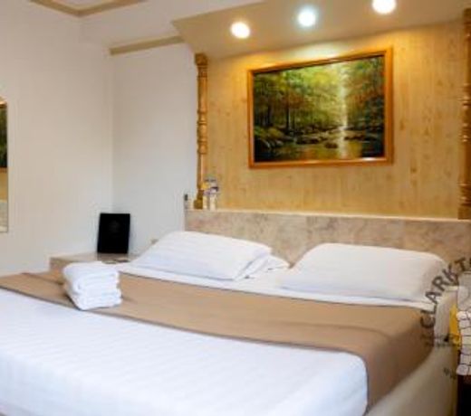 Clarkton Hotel Apartment