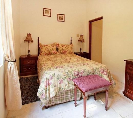 Valencia Villa