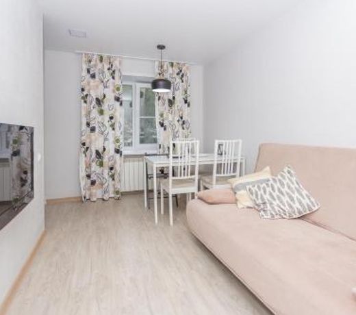 Metro Krasny Prospekt Apartment