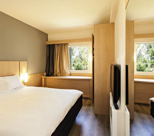 ibis Pilar