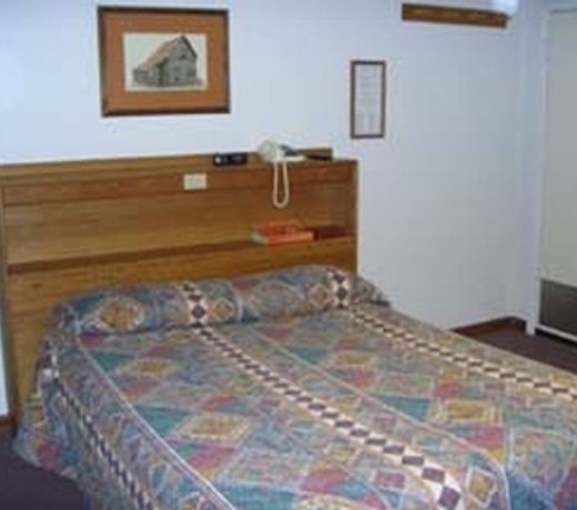 WESTERN LODGE