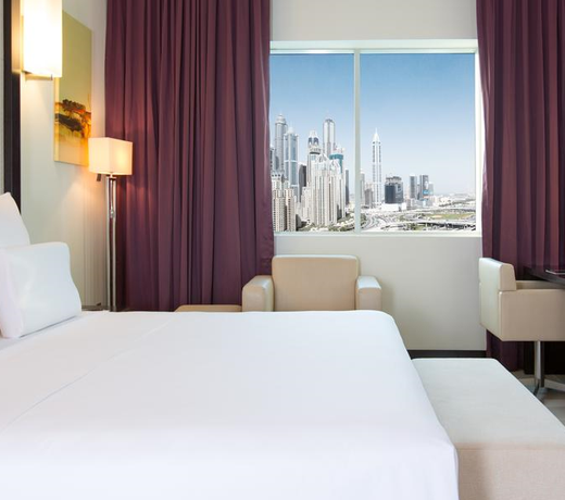 Pullman Dubai Jumeirah Lakes Towers