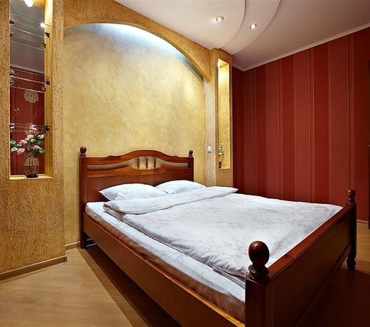 Maxhouse on Dzerzhinskogo