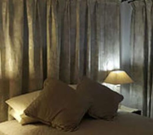 Six Valk Avenue Guest House