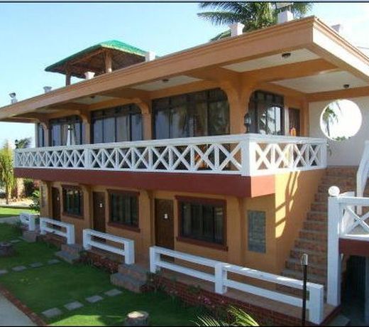 Punta Riviera Resort