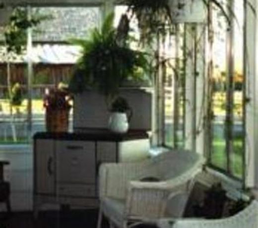 STONEHOUSE COUNTRY INN