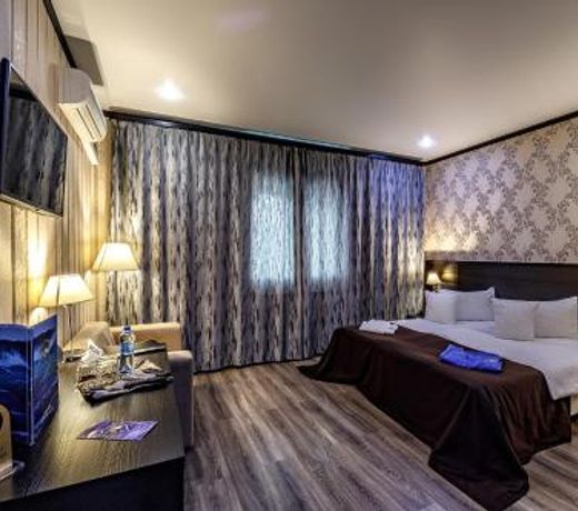 Hotel Gold Shark