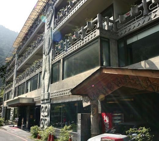 Naluwan Spring Resort Hotel