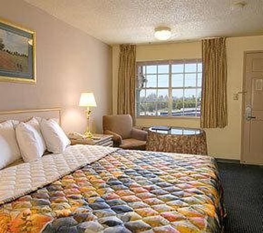 Days Inn by Wyndham Everett