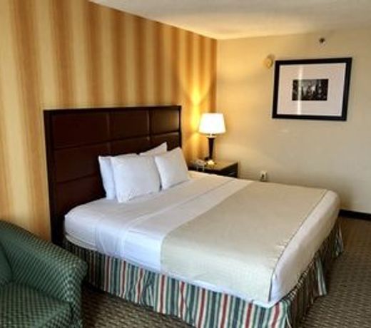 E Hotel Banquet & Conference Center
