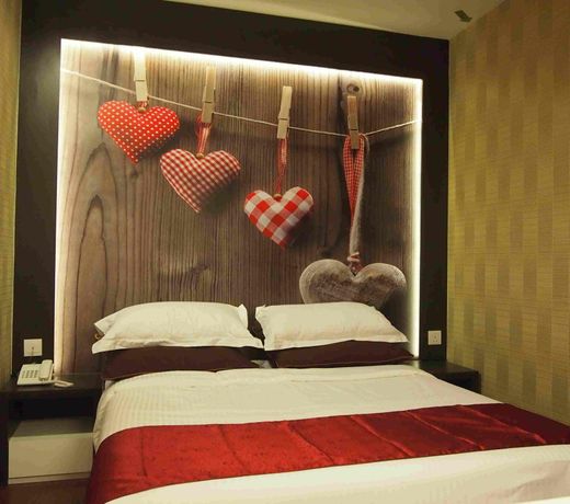 Hotel Zamburger Legenda