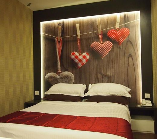 Hotel Zamburger Legenda