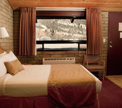 Iron Horse Inn