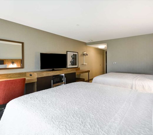 Hampton Inn & Suites Detroit/Warren