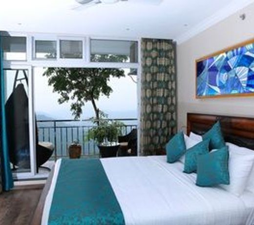 The Panoramic Getaway