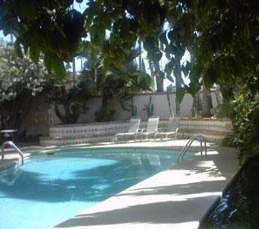Clarion Hotel & Suites Santa Rita