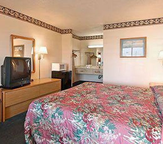 Days Inn by Wyndham McDonough