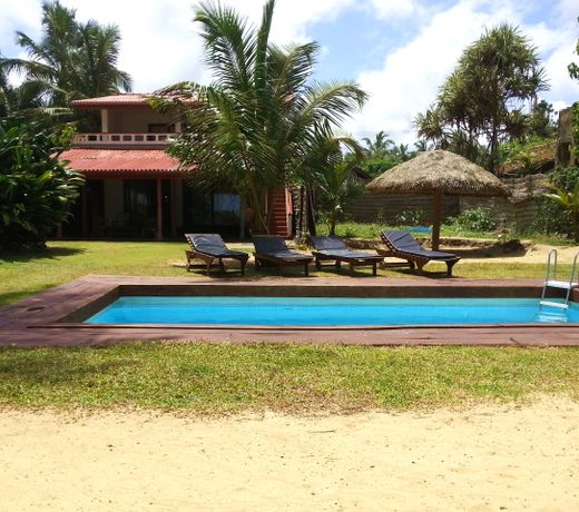 Tropical Beach House Hikkaduwa