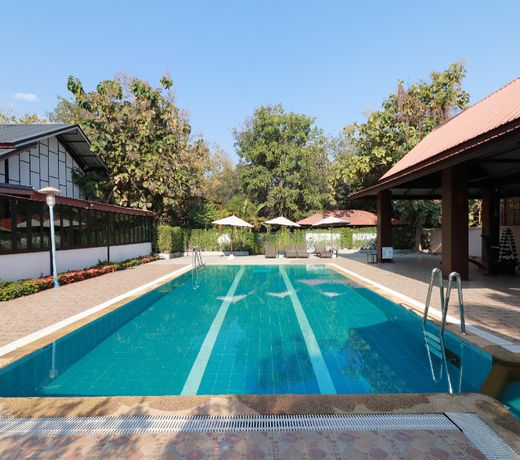 Tong House Resort
