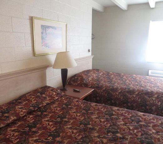 TWIN BRIDGES MOTOR INN