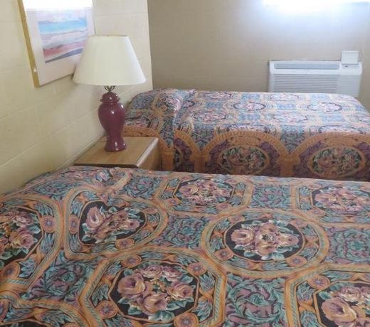 TWIN BRIDGES MOTOR INN