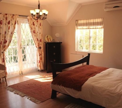 Jonquil Guest Cottage