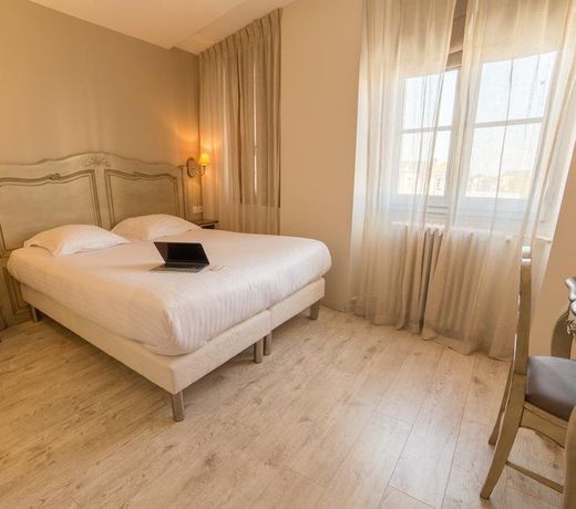 The Originals Boutique, HÃ´tel Les PoÃ¨mes de Chartres (Inter-Hotel)