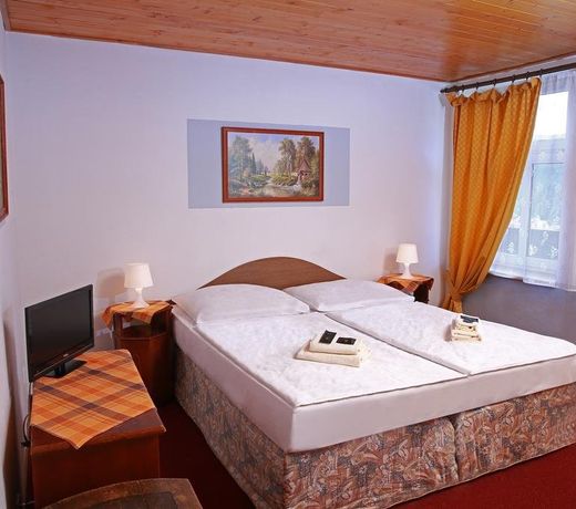 HOTEL KAROLINA