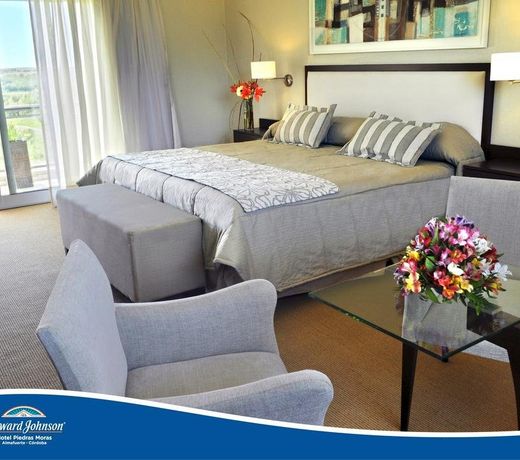 Howard Johnson Hotel Piedras Moras