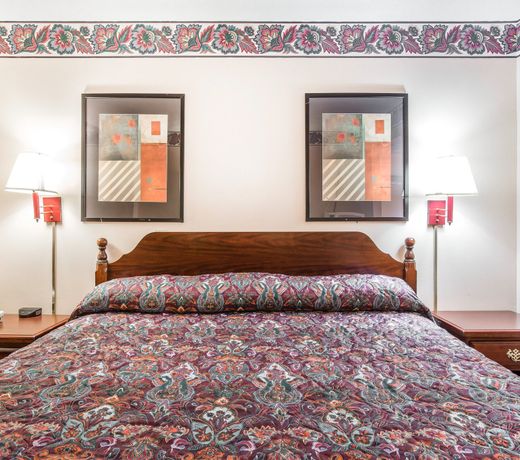 Econo Lodge McDonough