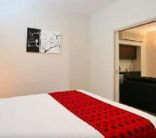 Mawson Lakes Hotel