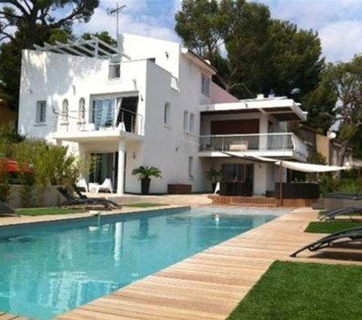 Villa W