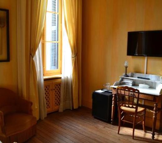 Demeure Saint Louis, Cite 10mn Ã  pieds, PARKING Prive, BORNES 7,2 KW, PISCINE, FULL WIFI